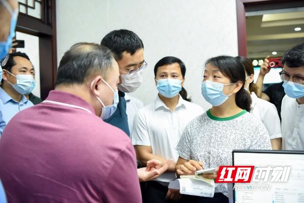 详细阅读:临海最新医保套现24小时微信方法分析(最方便真实的临海医保卡提现套取微信方法) 临海最新医保套现24小时微信方法分析(最方便真实的临海医保卡提现套取微信方法)